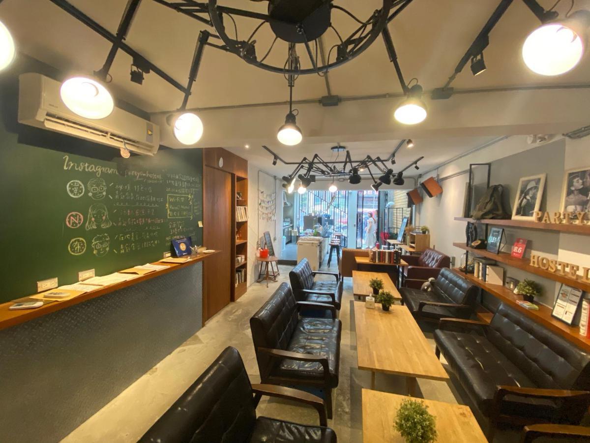 Fengjia Living Lab Hostel Taichung Eksteriør billede