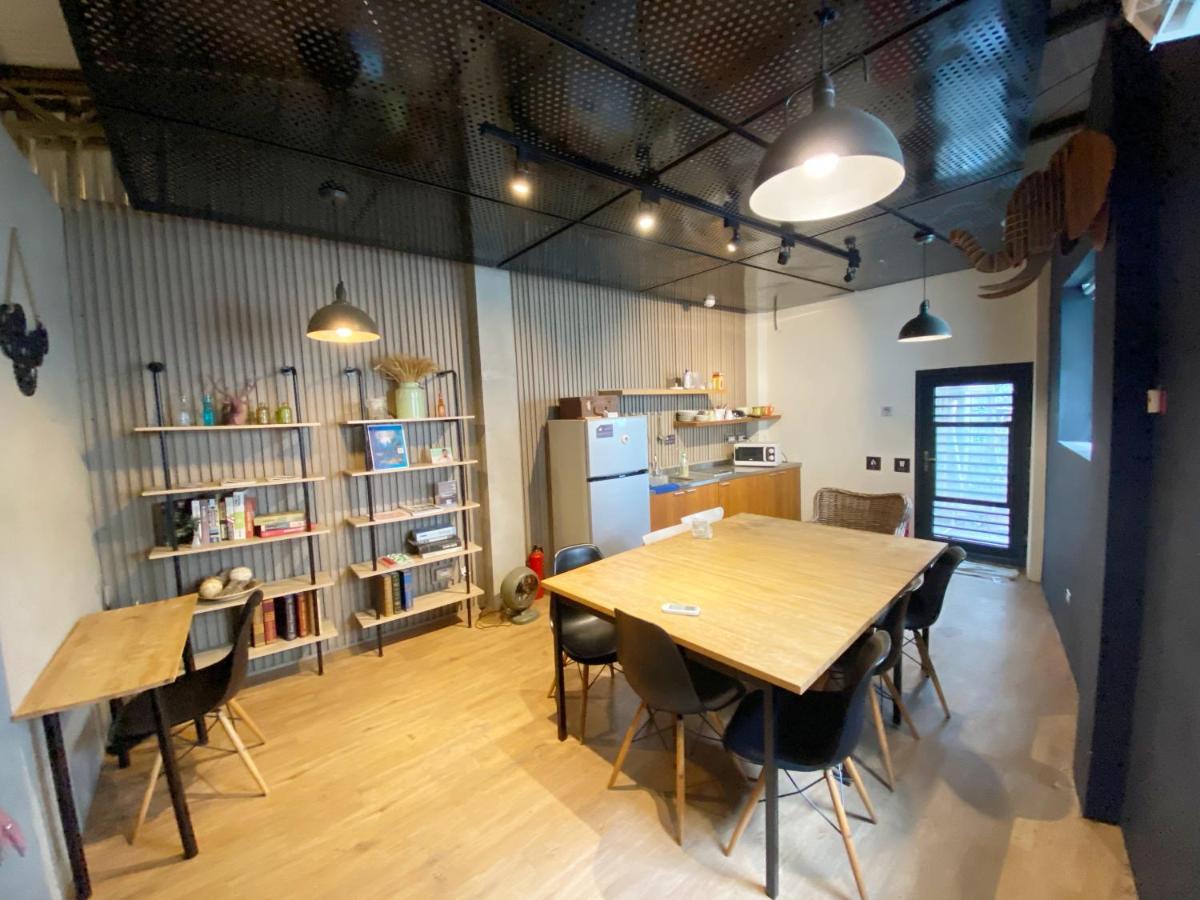 Fengjia Living Lab Hostel Taichung Eksteriør billede