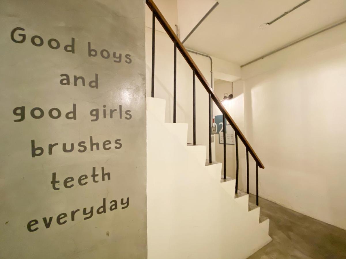 Fengjia Living Lab Hostel Taichung Eksteriør billede